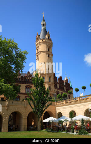 Café dans l'Orangerie, le château de Schwerin, Mecklembourg Poméranie occidentale, l'Allemagne, de l'Europe Banque D'Images