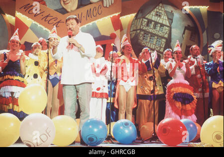 Mayence Mayence, bleibt wie es singt und lacht - Foto : Abschlußbild : DIE MAINZER HOFSÄNGER und HORST BECKER ingender Brezelmann "als". Banque D'Images