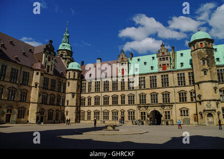 Helsingborg, Denmarkn - 1 mai 2011 : dans la cour du château renaissance de Kronborg Helsinborg, Danemark Banque D'Images