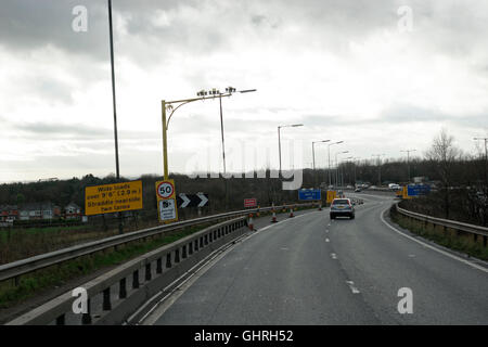 Caméra vitesse sur autoroute britannique. Banque D'Images