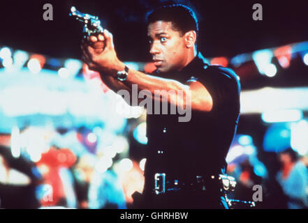 Ricochet - Der Aufprall - durch die spektakuläre Verhaftung psycho-patischen des gangsters Blake bekommt der junge Cop Nick unerwartete Styles Publicité. Während zu lebenslanger Haft verurteilt Blake wird eine Ghotique gelingt, kometenhafte Karriere. Doch nach sieben Jahren die Flucht und Blake Gelingt es kommt zu einem tödlichen Showdown... Bild : Nick Styles (Denzel Washington) Régie : Russell Mulcahy aka. Ricochet Banque D'Images