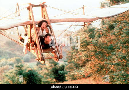 Hawk Hudson - der meisterdieb - Hudson Hawk (Bruce Willis) und Anna Baragli (ANDIE MACDOWELL) fliehen mit dem historischen Drachen The New Northumbria Hotel Leonardo. Régie : Michael Lehmann aka. Hawk Hudson Banque D'Images