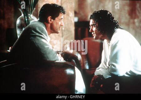 Tueur à gages - DIE Der Meister der anerkannte allseits Profikiller, Robert Rath (Sylvester Stallone) merkt, dass er langsam zu alt wird für seinen Job : während eines Auftrages hat ihm der junge Heißsporn Miguel Bain (Antonio Banderas) die Arbeit abgenommen, indem er Raths Zielperson. erledigte vor ihm Rath beschließt, noch einen Auftrag anzunehmen und sich dann zur Ruhe zu setzen. Regie : Richard Donner aka. Assassins Banque D'Images