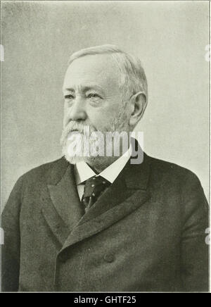 L'Americana est une bibliothèque de référence complète de 1903, couvrant un large éventail de sujets, y compris les arts, les sciences, la littérature, l'histoire, la géographie, et du commerce. Il fournit des entrées détaillées sur les connaissances mondiales et les événements historiques importants. Banque D'Images