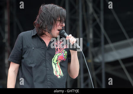 Budapest, Hongrie. 10 août, 2016. Un chanteur de rock américain Marky Ramone's Blitzkrieg joue sur la grande scène du Sziget Festival sur l'Île Obuda à Budapest, Hongrie, le 10 août 2016. Les huit jours du festival Sziget, l'un des plus grands festivals culturels et musicaux en Europe, a donné le coup d'ici mercredi. © Attila Volgyi/Xinhua/Alamy Live News Banque D'Images