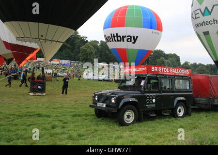 Bristol, Royaume-Uni. 12 août 2016. Le ballon de masse de la matinée du deuxième jour de la Bristol Balloon Fiesta est annulée en raison de conditions météorologiques défavorables Credit : Bliss Lane/Alamy Live News Banque D'Images