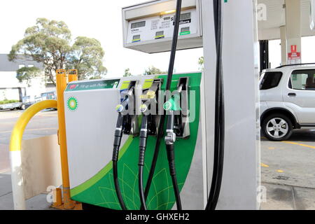 British Petroleum BP - pompes à essence à la station essence à Melbourne Australie Victoria Banque D'Images