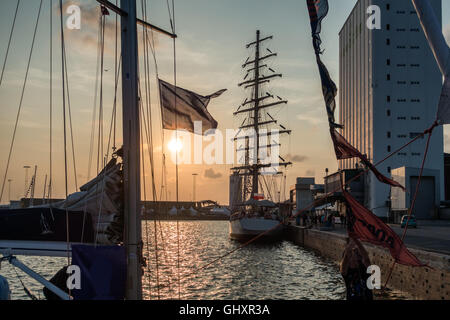 Course des grands voiliers dans le port d'Esbjerg, Danemark Banque D'Images