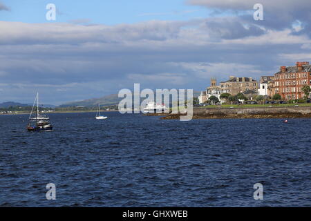 Ferry Calmac Bute MV arrivant Rothesay île de Bute Ecosse Août 2016 Banque D'Images