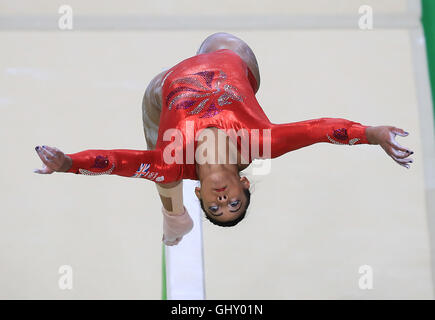 Great Britain's Elissa Downie effectue à la poutre lors de la gymnastique artistique féminine finale concours général individuel à l'Arène Olympique de Rio, le sixième jour de la Jeux Olympiques de Rio, au Brésil. Banque D'Images