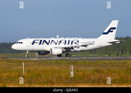 Brume de chaleur de l'Airbus A320 de Finnair floue Banque D'Images