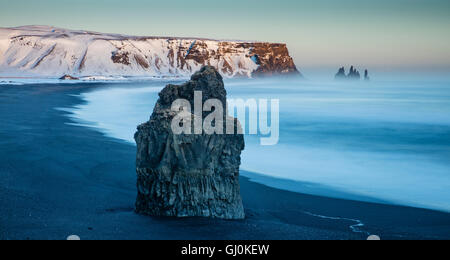 Dyrholaey et le sud de l'Islande, Reynisfjara qui jouit Banque D'Images