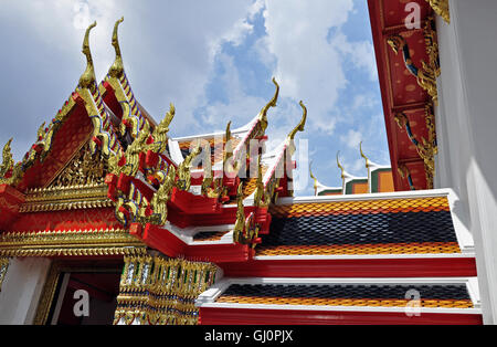 Bâtiment de façade à l'intérieur du complexe du temple de Wat Pho à Bangkok, Thaïlande Banque D'Images