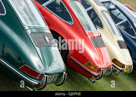 Porsche 911 voitures dans une ligne abstract Banque D'Images