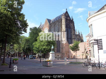 Nef de l'église Dom gothique ou de la cathédrale Saint-Martin à la place Domplein à Utrecht, Pays-Bas Banque D'Images