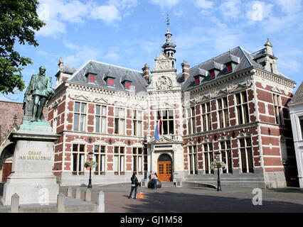 Academiegebouw (Académie de l'Université bâtiment) à Domplein, près de l'église Dom médiévale dans le centre-ville d'Utrecht, Pays-Bas Banque D'Images
