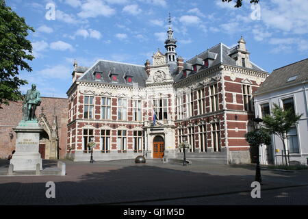Academiegebouw (Académie de l'Université bâtiment) à Domplein, près de l'église Dom médiévale dans le centre-ville d'Utrecht, Pays-Bas Banque D'Images