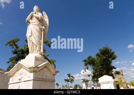 Angel, cimetière Santa Ifigenia, Santiago de Cuba, Cuba 2013 Banque D'Images