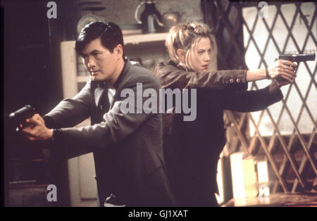 Beloved- ein paar, mit dem Spaßen : ist nicht zu Superstar Hongkong Chow Yun-FAT kämpft Killer als auf der Flucht vor and Crew senneur Seite Seite mit Mira Sorvino un Dokumentenfälscherin la SLA. Regie : Antoine Fuqua aka. The Replacement Killers Banque D'Images