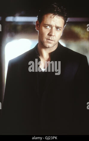 DIE 73. OSCAR - VERLEIHUNG Et le gagnant est... Bester Hauptdarsteller Russell Crowe. Acteurs et Actrices erhielt australische der für seine Rolle de Ridley Scott "Gladiator" un Oscar. Der Film 'Gladiator' erhielt außerdem als bester Film, für die besten Spezial-Effekte und für das beste Kostümdesign je einen Oscar. Voir aus 'Proof of life' mit Russell Crowe. 1482 Banque D'Images