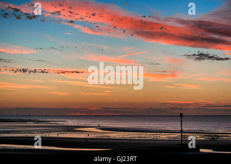 Coucher du soleil sur la plage de Margate Crépuscule mer calme Thanet Kent England Banque D'Images