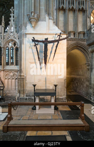 Sanctuaire de Saint Thomas Becket Cathédrale de Canterbury Kent Angleterre. L'entrée de la crypte se trouve sur la droite. Banque D'Images