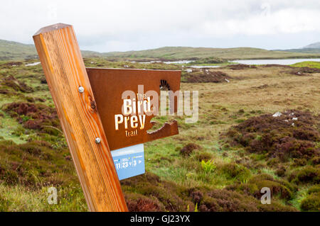 Un signe pour l'oiseau de proie Trail à Loch Druidibeg sur South Uist dans les Hébrides extérieures. Banque D'Images