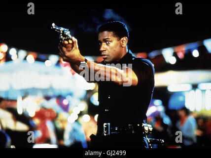 RICOCHET - DER AUFPRALL- durch die spektakuläre Verhaftung psycho-patischen des gangsters Blake bekommt der junge Cop Nick unerwartete Styles Publicité. Während zu lebenslanger Haft verurteilt Blake wird eine Ghotique gelingt, kometenhafte Karriere. Doch nach sieben Jahren die Flucht und Blake Gelingt es kommt zu einem tödlichen Showdown... Bild : Nick Styles (Denzel Washington) Régie : Russell Mulcahy aka. Ricochet Banque D'Images