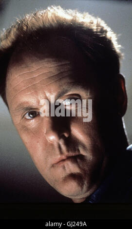 RICOCHET - DER AUFPRALL- durch die spektakuläre Verhaftung psycho-patischen des gangsters Blake bekommt der junge Cop Nick unerwartete Styles Publicité. Während zu lebenslanger Haft verurteilt Blake wird eine Ghotique gelingt, kometenhafte Karriere. Doch nach sieben Jahren die Flucht und Blake Gelingt es kommt zu einem tödlichen Showdown... Bild : Earl Talbot Blake (JOHN LITHGOW) Régie : Russell Mulcahy aka. Ricochet Banque D'Images