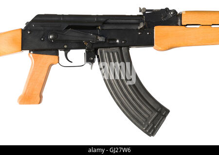 Un détail d'un AK-47 (Avtomat Kalashnikova) sévit d'assaut Kalachnikov sur blanc. Un chemin de détourage est inclus pour faciliter l'isolement.