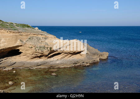 Vue sur le Capo Mannu, la pointe nord de la péninsule de Sinis, Sardaigne, Italie. Banque D'Images