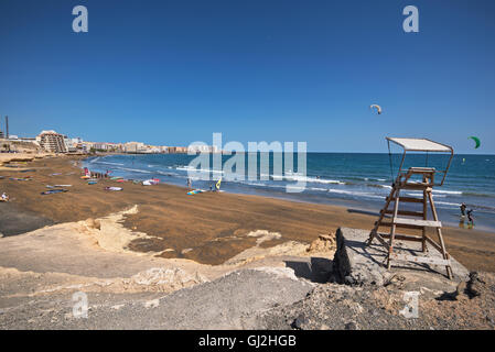 TENERIFE, ESPAGNE - Juillet 17 : vue panoramique de quelques syndicats d'El Medano Beach le 17 juillet 2016 à El Medano, île des Canaries Tenerife Banque D'Images