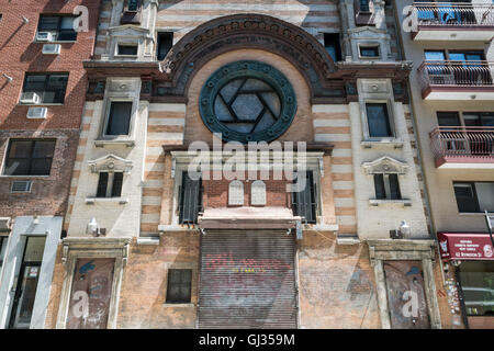 Dès ta naissance de Congrégation Adath Jassy Synagogue sur Rivington Street, Lower East Side, New York, est maintenant appartements et studios d'artistes Banque D'Images