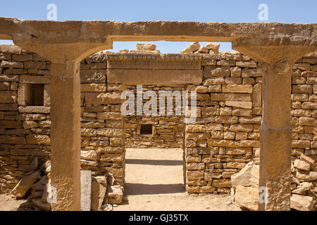 Vieille maison à Kuldhara village abandonné près de Jaisalmer, Rajasthan, India Banque D'Images