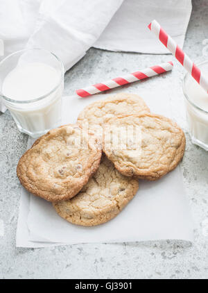 Cookies aux pépites de chocolat au lait Banque D'Images
