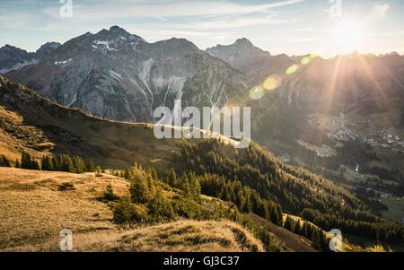 Vtt, sentiers, Kleinwalsertal Walser, Autriche Hammerspitze ci-dessous Banque D'Images