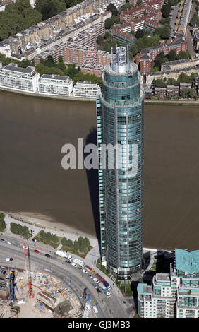 Vue aérienne de la St George Wharf Tower ou Tour de Vauxhall à Battersea, Londres, UK Banque D'Images