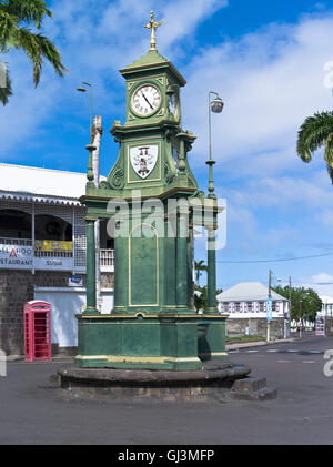 dh Basseterre ST KITTS CARIBBEAN le Circus Berkeley Memorial Fountain horloge vieille ville centre aquatique Banque D'Images