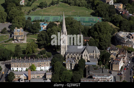 Vue aérienne de St Marys Church & Clissold Park, Stoke Newington, au nord de Londres Banque D'Images