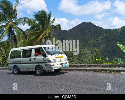 dh ST LUCIA CARAÏBES taxi touristique minibus forêt tropicale arbres vacances Banque D'Images