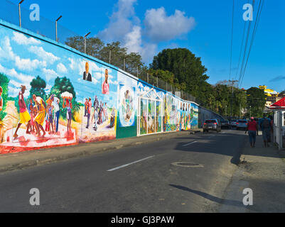 dh Scarborough TOBAGO CARAÏBES peint en couleurs des peintures murales racontant des histoires par peinture murale de la route scène de rue art culturel Banque D'Images