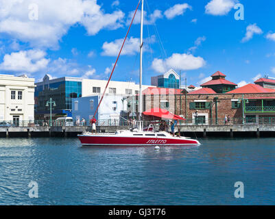 dh Bridgetown BARBADE CARAÏBES Careenage ancrage catamaran yacht port voile Banque D'Images