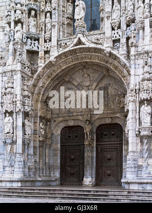 Dh Belem Lisbonne Portugal sculpture ornée de portes Monastère des Hiéronymites à Lisbonne Banque D'Images