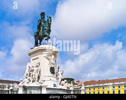 Dh Praca do Comercio LISBONNE PORTUGAL Statue du Roi Jose 12 Oct 1833 Banque D'Images