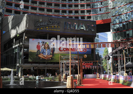 Berlin, Allemagne. 13e Août 2016. Berlin - Allemagne  13 Août 2016-Préparation de tapis à Potsdam platz pour l'arrivée de German Films star d'aujourd'hui pour premier ministre de Connie & co /film photo. Francis Joseph doyen/Deanpictures. Crédit : François-Joseph doyen/Deanpictures/Alamy Live News Banque D'Images