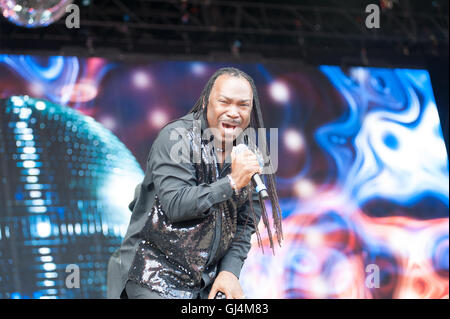 Earth, Wind and Fire feat. Al McKay All-stars jouer Rewind North Festival, Capesthorne Hall, Cheshire 7 Août 2016 Banque D'Images