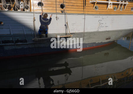 Réparations et entretien de Tall Ship Kaskelot à Gloucester en cale sèche Banque D'Images