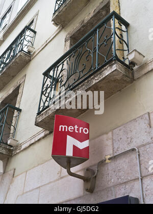 dh Metro métro Lisbonne PORTUGAL Lisbonne Metro logo panneau métro station de métro lisboa Banque D'Images