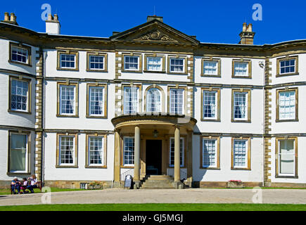 La façade de Sewerby Hall, près de Bridlington, East Yorkshire, England UK Banque D'Images