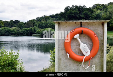 Lac et bouy Banque D'Images